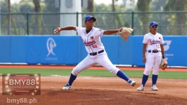 Ang unang larong baseball sa Pilipinas ay nilaro noong Setyembre 1898, ilang linggo pagkatapos ng Labanan sa Maynila.